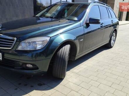 Мерседес Ц-Клас 2010 у Ужгороді на Automoto.ua Зелений Мерседес Ц-Клас, об'ємом двигуна 2.2 л та пробігом 295 тис. км за 8999 $, фото 1 на Automoto.ua