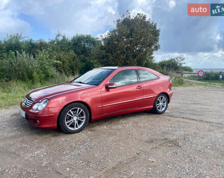 Оранжевый Мерседес Ц-Класс, объемом двигателя 2.15 л и пробегом 497 тыс. км за 4000 $, фото 5 на Automoto.ua