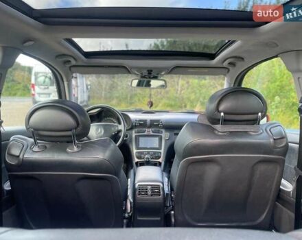 Оранжевый Мерседес Ц-Класс, объемом двигателя 2.15 л и пробегом 497 тыс. км за 4000 $, фото 1 на Automoto.ua