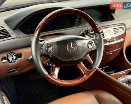 Черный Мерседес ЦЛ-класс, объемом двигателя 5.5 л и пробегом 145 тыс. км за 17000 $, фото 26 на Automoto.ua