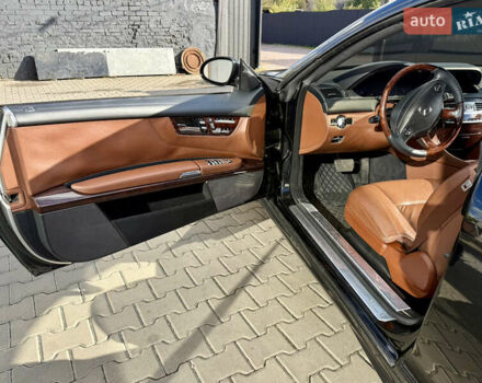 Черный Мерседес ЦЛ-класс, объемом двигателя 5.5 л и пробегом 145 тыс. км за 17000 $, фото 32 на Automoto.ua