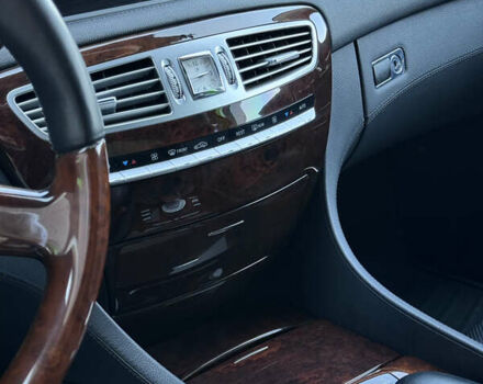 Черный Мерседес ЦЛ-класс, объемом двигателя 5.5 л и пробегом 130 тыс. км за 19500 $, фото 12 на Automoto.ua