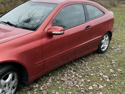 Красный Мерседес ЦЛ, объемом двигателя 1.8 л и пробегом 380 тыс. км за 1650 $, фото 1 на Automoto.ua