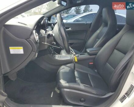 Белый Мерседес ЦЛА-класс, объемом двигателя 1.99 л и пробегом 182 тыс. км за 2400 $, фото 6 на Automoto.ua