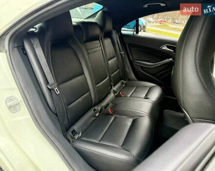 Білий Мерседес ЦЛА-клас, об'ємом двигуна 2 л та пробігом 232 тис. км за 13950 $, фото 55 на Automoto.ua