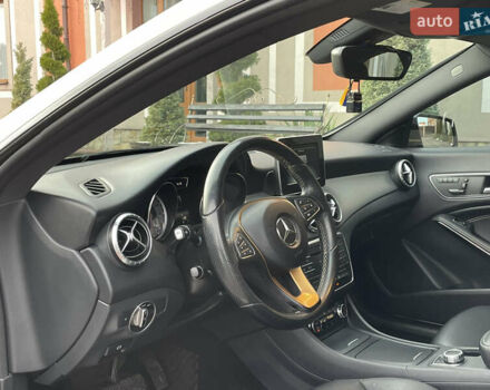 Білий Мерседес ЦЛА-клас, об'ємом двигуна 2 л та пробігом 96 тис. км за 17450 $, фото 68 на Automoto.ua