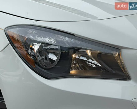 Білий Мерседес ЦЛА-клас, об'ємом двигуна 2 л та пробігом 96 тис. км за 17450 $, фото 26 на Automoto.ua