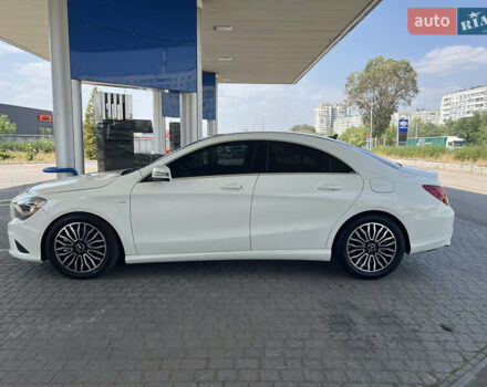 Білий Мерседес ЦЛА-клас, об'ємом двигуна 2 л та пробігом 185 тис. км за 16500 $, фото 12 на Automoto.ua