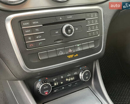 Білий Мерседес ЦЛА-клас, об'ємом двигуна 2 л та пробігом 96 тис. км за 17450 $, фото 77 на Automoto.ua