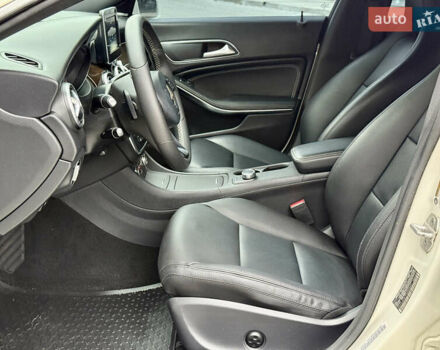 Білий Мерседес ЦЛА-клас, об'ємом двигуна 2 л та пробігом 232 тис. км за 13950 $, фото 38 на Automoto.ua