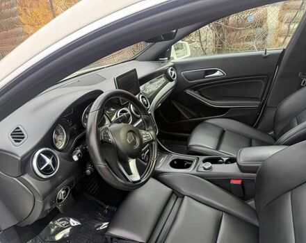 Білий Мерседес ЦЛА-клас, об'ємом двигуна 2 л та пробігом 78 тис. км за 10000 $, фото 8 на Automoto.ua