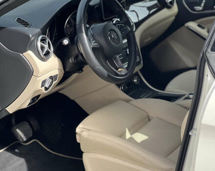 Белый Мерседес ЦЛА-класс, объемом двигателя 1.99 л и пробегом 74 тыс. км за 20000 $, фото 5 на Automoto.ua