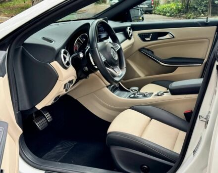 Білий Мерседес ЦЛА-клас, об'ємом двигуна 2 л та пробігом 22 тис. км за 32000 $, фото 5 на Automoto.ua