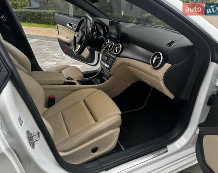 Белый Мерседес ЦЛА-класс, объемом двигателя 2 л и пробегом 95 тыс. км за 16999 $, фото 17 на Automoto.ua