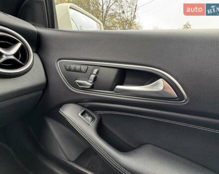 Белый Мерседес ЦЛА-класс, объемом двигателя 1.99 л и пробегом 105 тыс. км за 19900 $, фото 19 на Automoto.ua