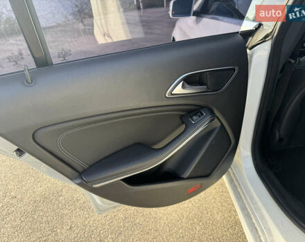 Белый Мерседес ЦЛА-класс, объемом двигателя 1.99 л и пробегом 79 тыс. км за 19700 $, фото 32 на Automoto.ua