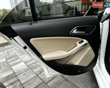 Белый Мерседес ЦЛА-класс, объемом двигателя 2 л и пробегом 95 тыс. км за 17800 $, фото 12 на Automoto.ua