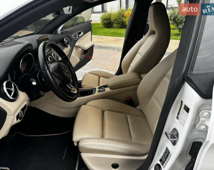 Белый Мерседес ЦЛА-класс, объемом двигателя 2 л и пробегом 95 тыс. км за 17800 $, фото 10 на Automoto.ua