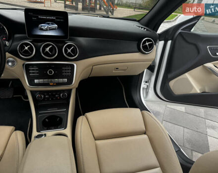 Белый Мерседес ЦЛА-класс, объемом двигателя 2 л и пробегом 95 тыс. км за 16999 $, фото 19 на Automoto.ua