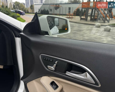 Белый Мерседес ЦЛА-класс, объемом двигателя 2 л и пробегом 95 тыс. км за 17800 $, фото 17 на Automoto.ua