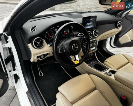 Белый Мерседес ЦЛА-класс, объемом двигателя 2 л и пробегом 95 тыс. км за 17800 $, фото 11 на Automoto.ua