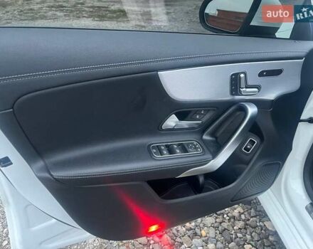 Білий Мерседес ЦЛА-клас, об'ємом двигуна 1.99 л та пробігом 89 тис. км за 30000 $, фото 7 на Automoto.ua