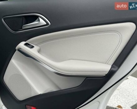 Белый Мерседес ЦЛА-класс, объемом двигателя 1.99 л и пробегом 95 тыс. км за 20800 $, фото 37 на Automoto.ua
