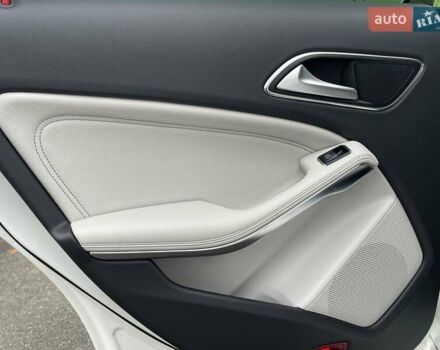 Белый Мерседес ЦЛА-класс, объемом двигателя 1.99 л и пробегом 95 тыс. км за 20800 $, фото 39 на Automoto.ua