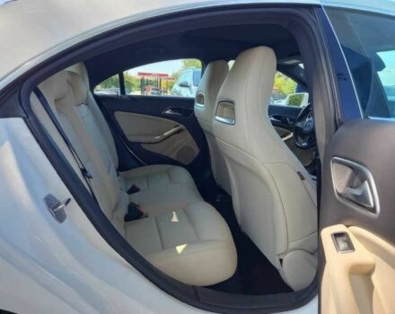 Білий Мерседес ЦЛА-клас, об'ємом двигуна 2 л та пробігом 50 тис. км за 12800 $, фото 12 на Automoto.ua