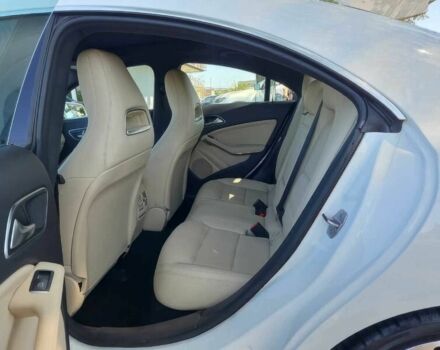 Білий Мерседес ЦЛА-клас, об'ємом двигуна 2 л та пробігом 50 тис. км за 12800 $, фото 10 на Automoto.ua