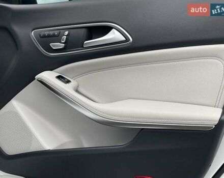 Белый Мерседес ЦЛА-класс, объемом двигателя 1.99 л и пробегом 95 тыс. км за 20800 $, фото 33 на Automoto.ua