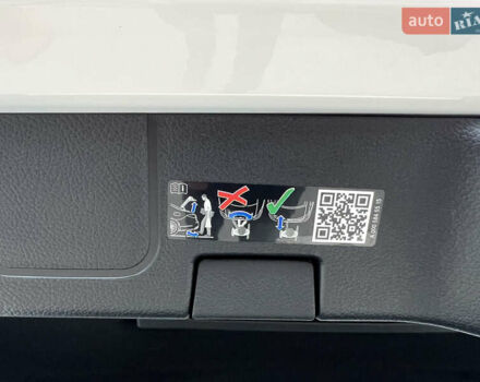 Мерседес ЦЛА-класс 2025 в Киеве на Automoto.ua Белый Мерседес ЦЛА-класс, объемом двигателя 1.95 л и пробегом 1 тыс. км за 65000 $, фото 59 на Automoto.ua