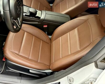 Белый Мерседес ЦЛА-класс, объемом двигателя 2 л и пробегом 160 тыс. км за 25950 $, фото 62 на Automoto.ua