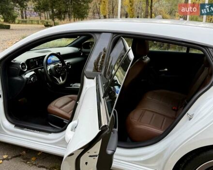 Белый Мерседес ЦЛА-класс, объемом двигателя 2 л и пробегом 160 тыс. км за 25950 $, фото 71 на Automoto.ua
