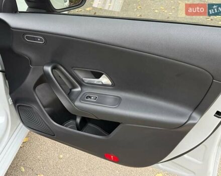 Белый Мерседес ЦЛА-класс, объемом двигателя 2 л и пробегом 160 тыс. км за 25950 $, фото 80 на Automoto.ua