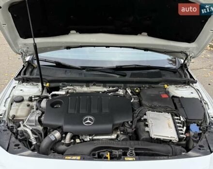 Белый Мерседес ЦЛА-класс, объемом двигателя 2 л и пробегом 160 тыс. км за 25950 $, фото 48 на Automoto.ua