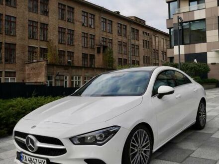 Мерседес ЦЛА-класс 2020 в Киеве на Automoto.ua Белый Мерседес ЦЛА-класс, объемом двигателя 1.99 л и пробегом 59 тыс. км за 27900 $, фото 1 на Automoto.ua