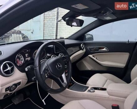 Чорний Мерседес ЦЛА-клас, об'ємом двигуна 2 л та пробігом 82 тис. км за 10900 $, фото 24 на Automoto.ua