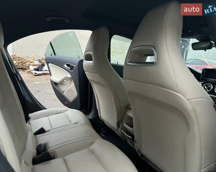 Чорний Мерседес ЦЛА-клас, об'ємом двигуна 2 л та пробігом 82 тис. км за 10900 $, фото 22 на Automoto.ua