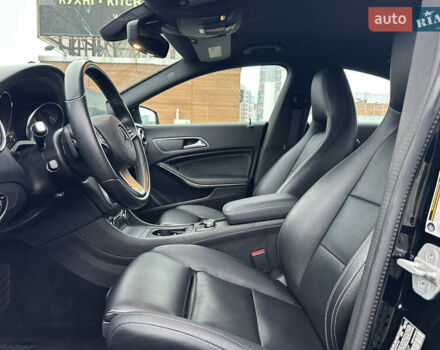 Чорний Мерседес ЦЛА-клас, об'ємом двигуна 2 л та пробігом 155 тис. км за 18490 $, фото 31 на Automoto.ua