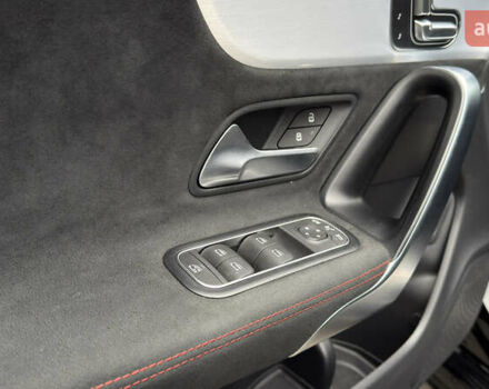 Черный Мерседес ЦЛА-класс, объемом двигателя 1.99 л и пробегом 22 тыс. км за 54000 $, фото 45 на Automoto.ua