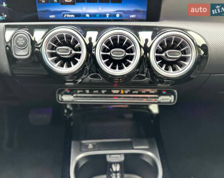 Чорний Мерседес ЦЛА-клас, об'ємом двигуна 2 л та пробігом 11 тис. км за 41000 $, фото 26 на Automoto.ua