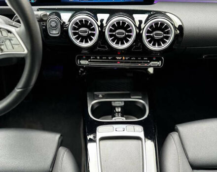 Чорний Мерседес ЦЛА-клас, об'ємом двигуна 2 л та пробігом 11 тис. км за 41000 $, фото 25 на Automoto.ua