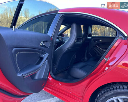 Красный Мерседес ЦЛА-класс, объемом двигателя 2 л и пробегом 160 тыс. км за 15200 $, фото 23 на Automoto.ua