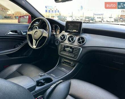 Красный Мерседес ЦЛА-класс, объемом двигателя 2 л и пробегом 160 тыс. км за 15200 $, фото 29 на Automoto.ua