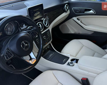 Красный Мерседес ЦЛА-класс, объемом двигателя 1.99 л и пробегом 138 тыс. км за 14800 $, фото 32 на Automoto.ua