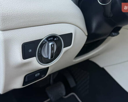 Красный Мерседес ЦЛА-класс, объемом двигателя 1.99 л и пробегом 138 тыс. км за 14800 $, фото 35 на Automoto.ua