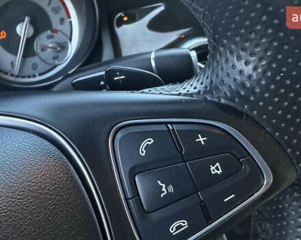 Красный Мерседес ЦЛА-класс, объемом двигателя 1.99 л и пробегом 138 тыс. км за 14800 $, фото 40 на Automoto.ua