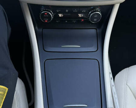 Красный Мерседес ЦЛА-класс, объемом двигателя 1.99 л и пробегом 138 тыс. км за 14800 $, фото 45 на Automoto.ua