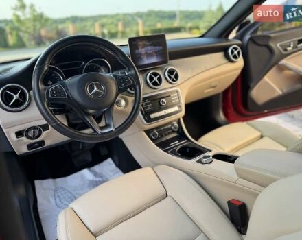 Красный Мерседес ЦЛА-класс, объемом двигателя 2 л и пробегом 150 тыс. км за 22850 $, фото 89 на Automoto.ua